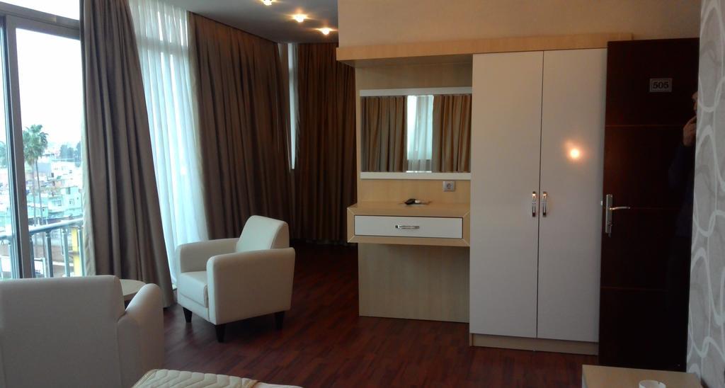 Guney Adana Otel מראה חיצוני תמונה